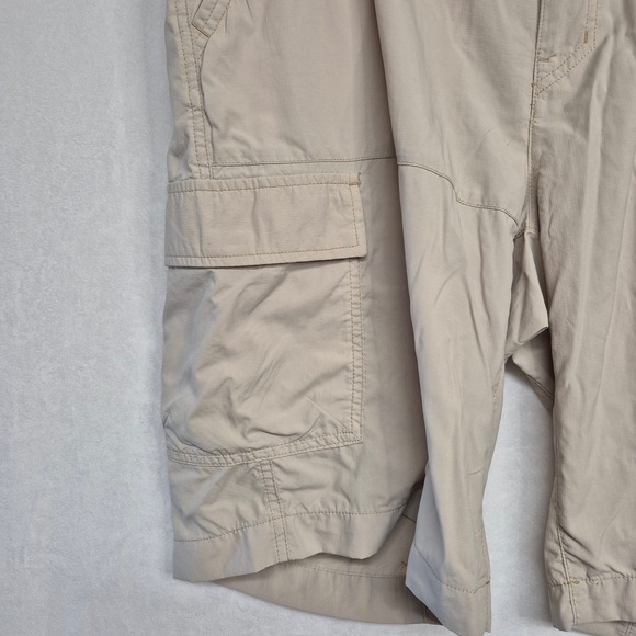 Columbia Mens Size 38W Cargo Shorts Beige Omni Shade Sun Protection Outdoor - Picture 2 of 6